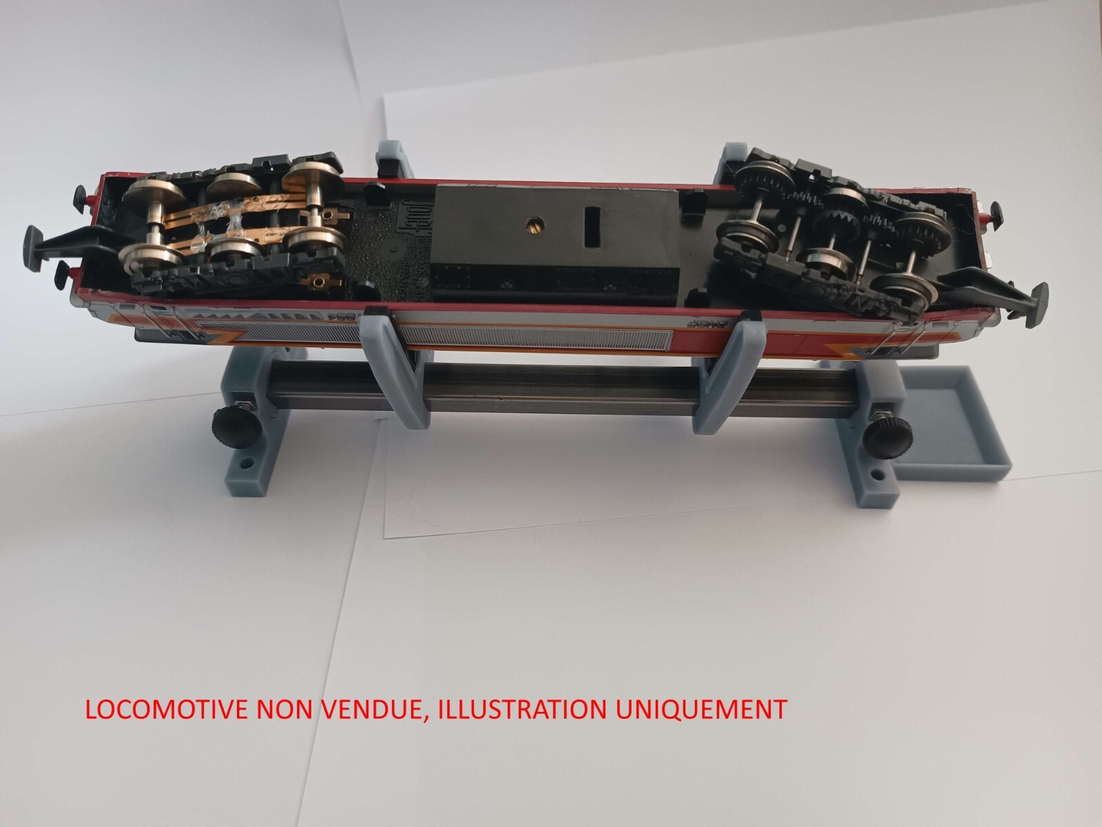 Support d'entretien articulé pour modélisme ferroviaire HO et HOe en bois