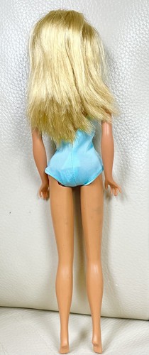 Vintage 2001 Malibu Barbie Doll TNT 1971 Reproduction Mattel Doll & Sunglasses - Picture 3 of 18