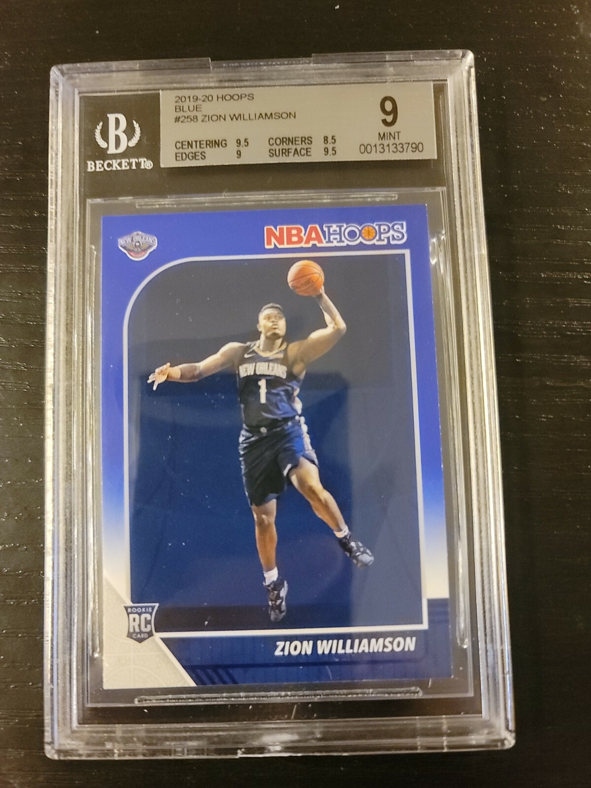 2019-20 NBA Hoops Zion Williamson Rookie SP Blue Border #258 Pelicans BGS 9 MINT
