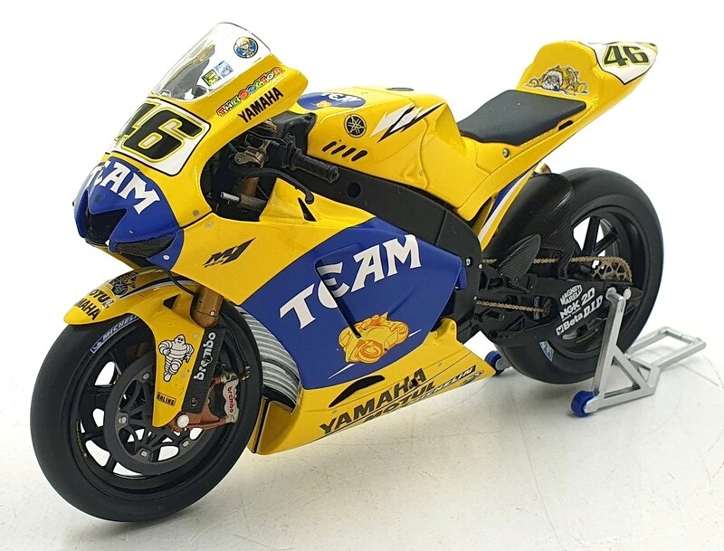 2006 Yamaha YZR M1 Camel Moto GP Rossi 1 12 Scale 122 063046 Minichamps