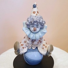 Lladro Porcelain Clown Figurine 5813 " Having A Ball "