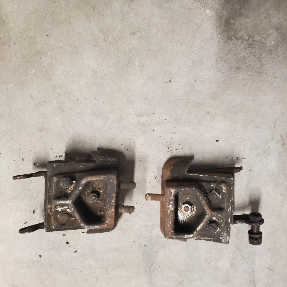 1951-55 克莱斯勒纽约客/温莎 331 Hemi“一对”发动机电机支架 — 第 2/4 张图片