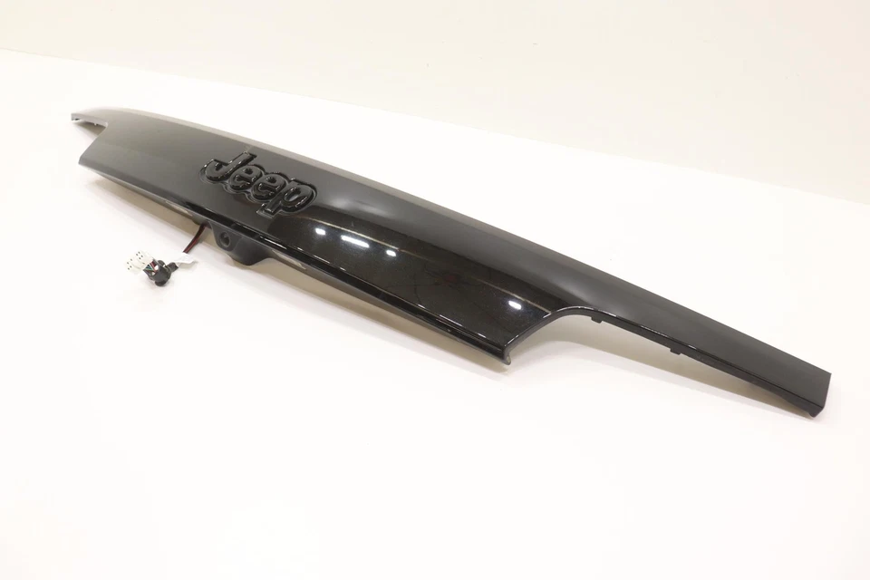 Jeep Grand Cherokee WK 2015-2022 puerta levadiza trasera moldura panel de cubierta fabricante de equipos originales negro_PXJ Foto 2 de 4