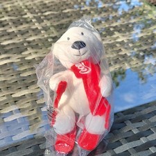 #0726001-00# Coca-Cola Eisb&auml;r Pl&uuml;schtier auf Skiern &ndash; Neu in OVP (2015)
