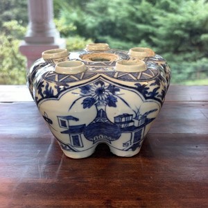 Antique 18c. Chinese Blue and White Tulip Vase