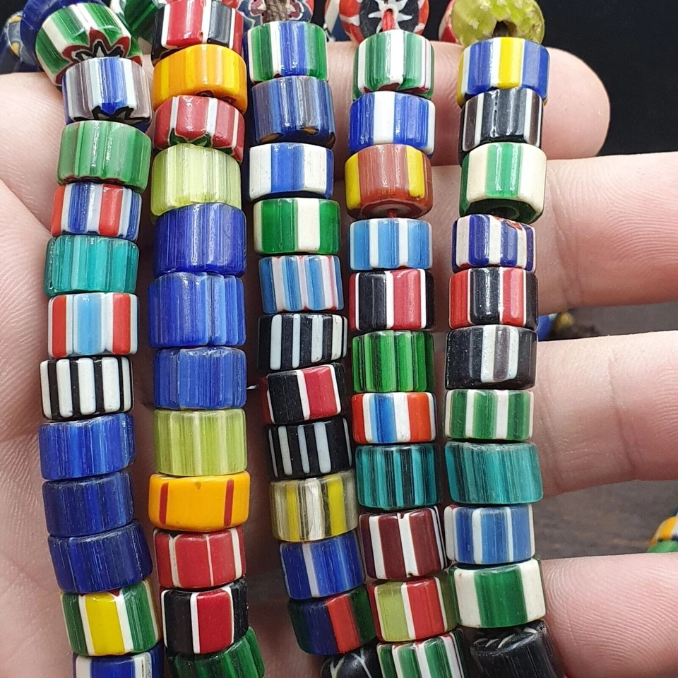 Collar de cuentas comerciales Chevron estilo veneciano vintage AA Foto 4 de 4