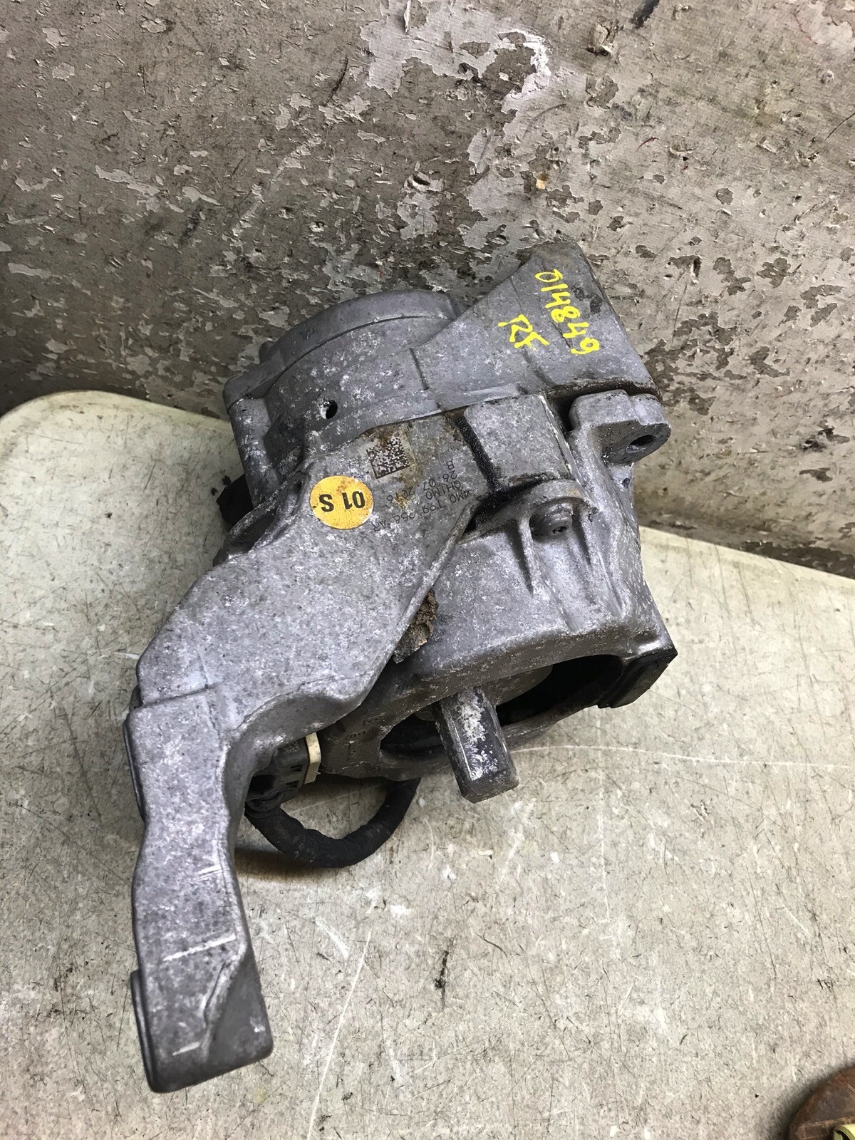 16 17 18 19 20 Bentley Bentayga Right Passenger Engine Mount DAMAGED LEAKING