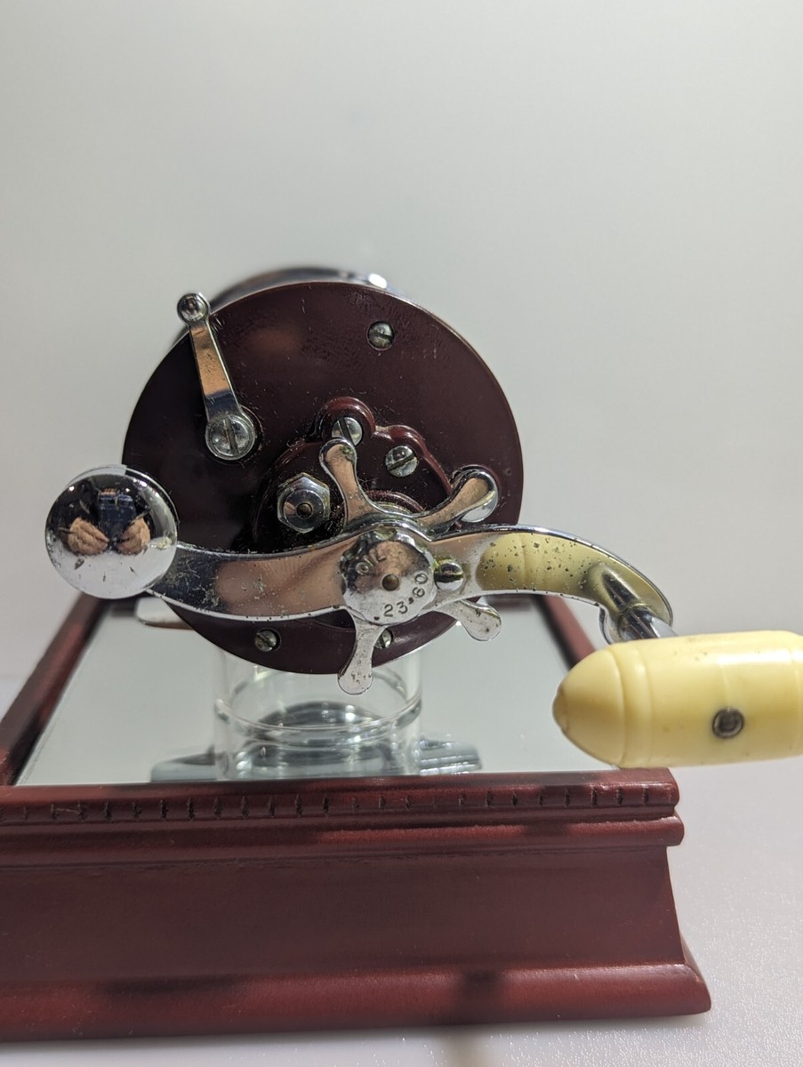 Vintage Penn Peerless #9 30-109S Fishing Reel USA antique