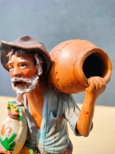 Statuetta in terracotta, ceramica Caltagirone, firma Romano, Italian Sculpture - Foto 3 di 9