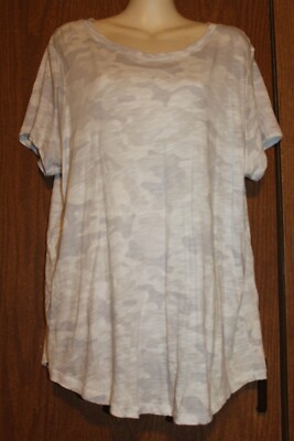 Torrid Cotton/Modal White/Gray Vague Figure Print Crew Neck SS Pullover Shirt 1