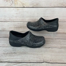 Crocs Womens Sz 8 Neria Pro II Clogs Dual Comfort Nursing Shoes Black Speckled S