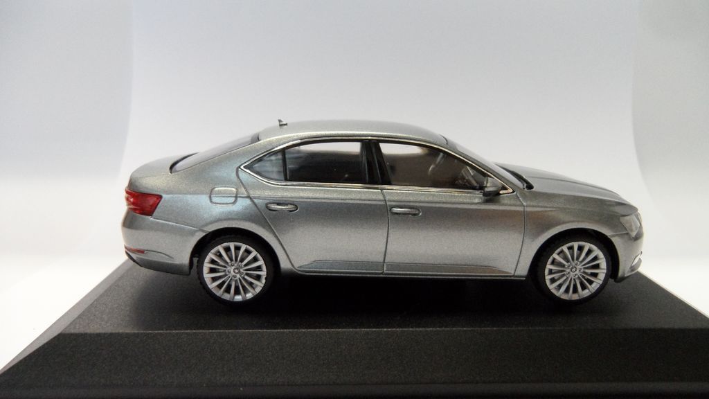 Škoda Fabia ③ ミニカー 9台セット 1/72 i-SCALE Skoda Superb III 1:43 Business Grey 3V0099300 F7M | eBay