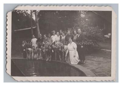 Portrait Woman Girl at Fountain - Vintage Photo 1930s
