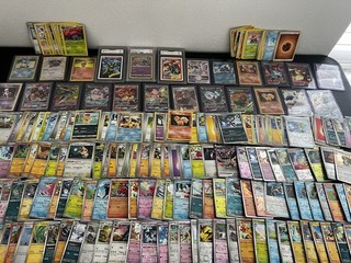 Lotto Collezione Carte Pokemon 550 Carte Vedi Descrizione Asta 1$