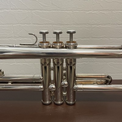 YAMAHA YTR-2320S silver Trumpet with Hard Case Mouthpiece musical