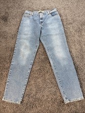 Vintage Levi's 550 Relaxed Fit Tapered Leg Women's size 34x33 Light Wash