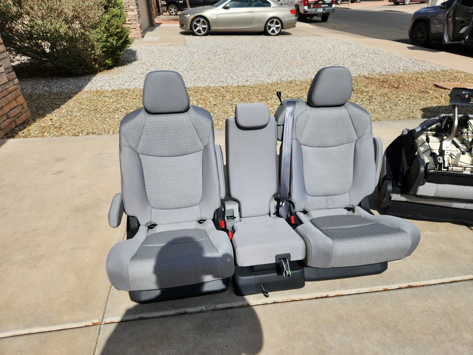 Toyota Sienna híbrido segunda fila pasajero 2021-2025 tela gris claro NUEVO Foto 2 de 4