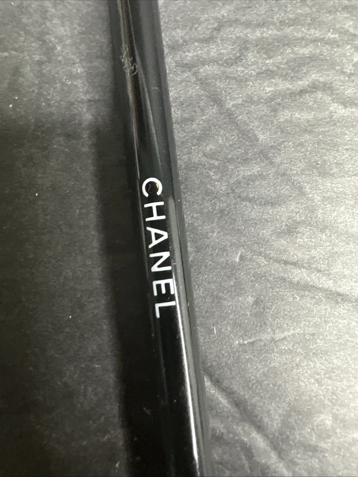 Brocha de maquillaje Chanel Shadow Liner nueva precisión plana tamaño completo #5 Foto 3 de 4