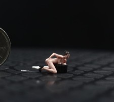 Painted 1/64 Mini Figure Diorama For Sand Scene Prop Decor Car Vehicle Model Toy