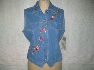 BILL BLASS VINTAGE DENIM VEST ROSES EMBROIDERY DETAIL SZ M NWT RETAILS $44.00!