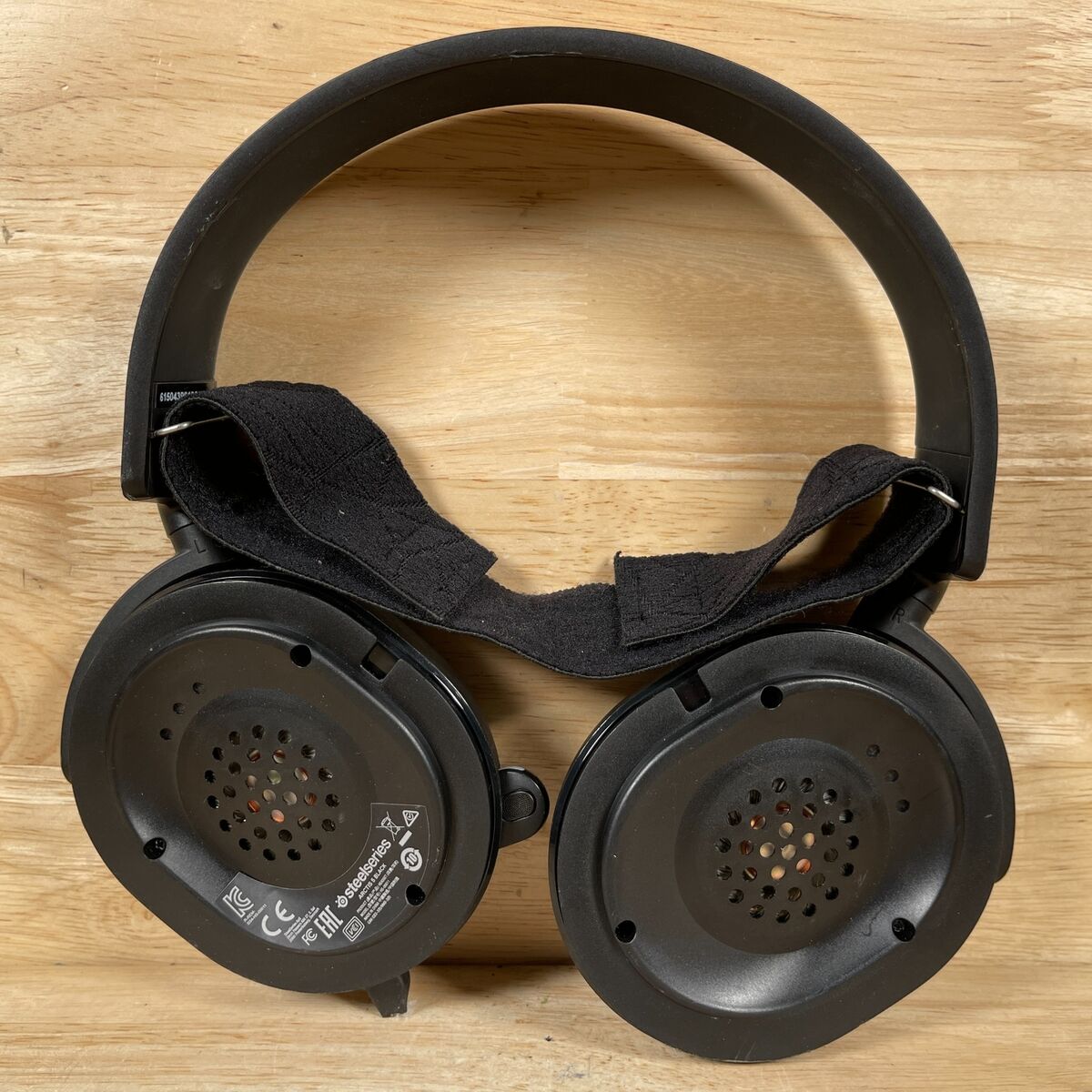 SteelSeries Arctis 5 HS-00011 Wired Headband Gaming On the SteelSeries Arctis 5 HS-00011 Wired Headband Gaming On the