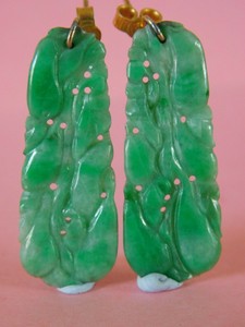 ANTIQUE / VINTAGE CHINESE CARVED JADE STONE EARRINGS