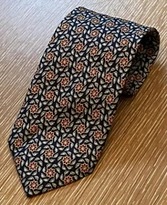 The Metropolitan Museum Of Art Mens Neck Tie 100% Imported Silk Mini Flowers