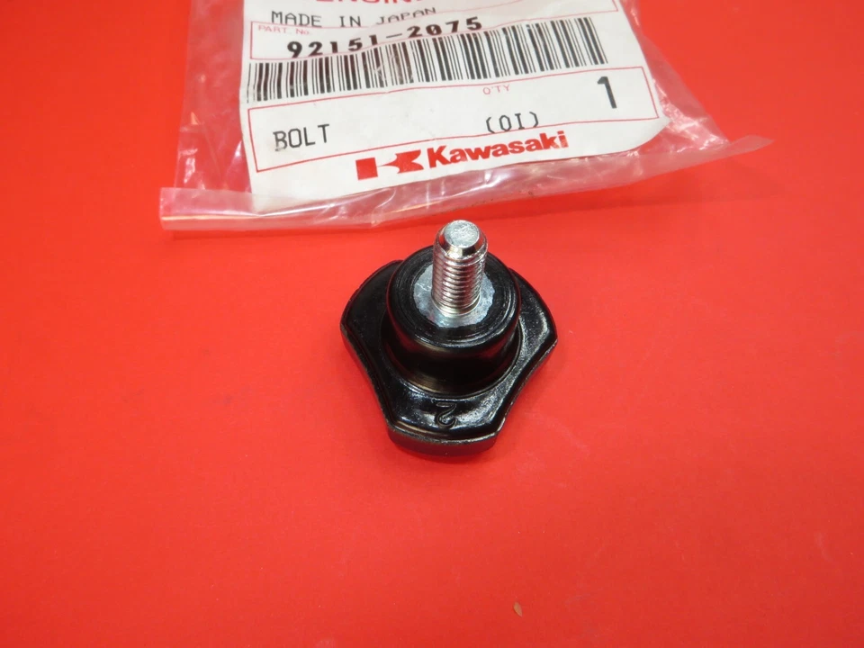 Parafuso de tampa de filtro de ar Kawasaki KBL;23 26 34, KHD600, KHS;1100 750, KHT;600 750 - Imagem 4 de 4