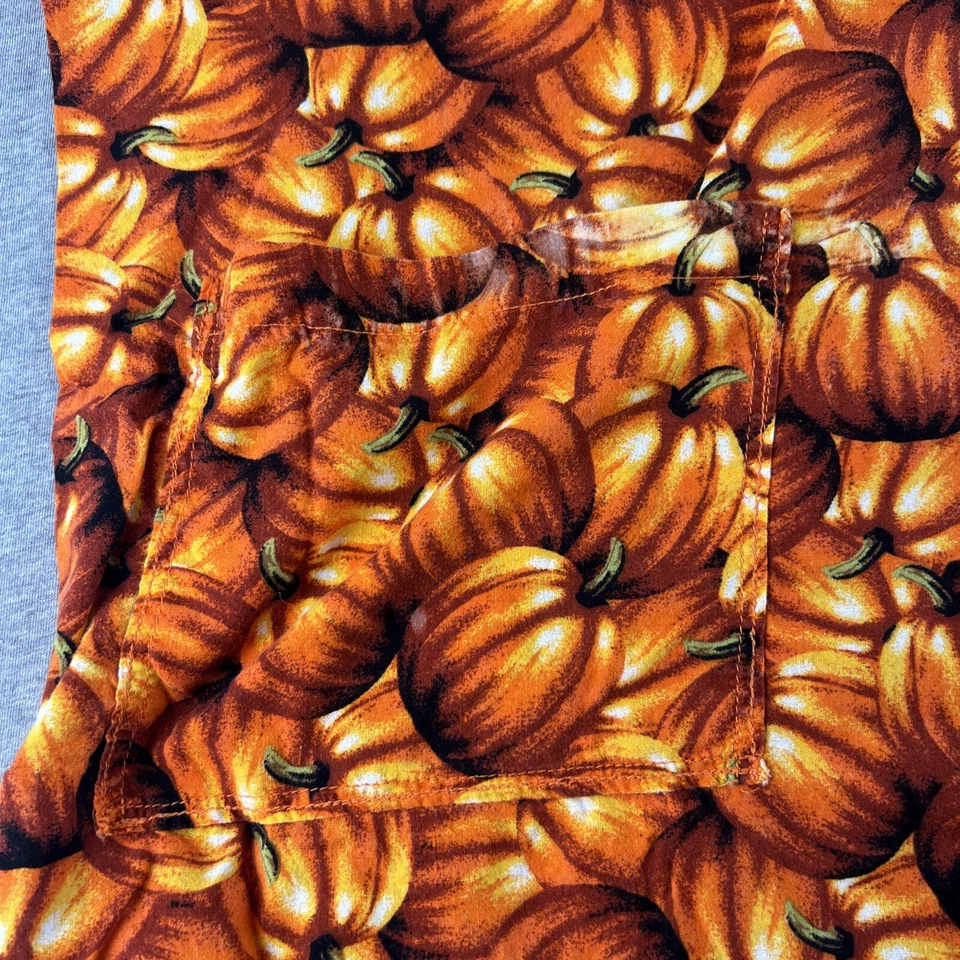 Hand Stitched Halloween/ Pumpkin scrub - Image 3 of 4