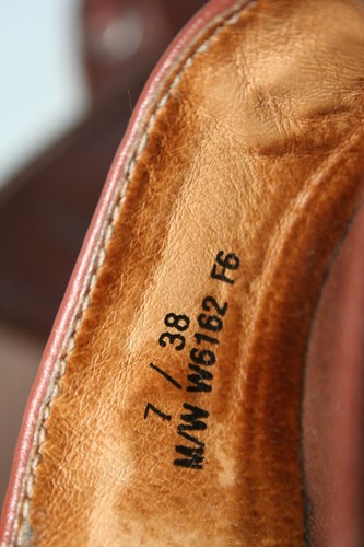 Women's BORN Leather Clogs 7M Brown Wedge 38 Euro W6162 - Picture 10 of 11