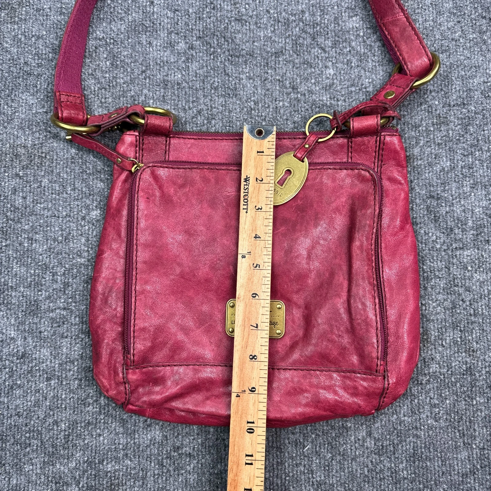 Borsa a tracolla Fossil borsa vino rosso con chiave ottone e lucchetto pelle lunga vita vintage