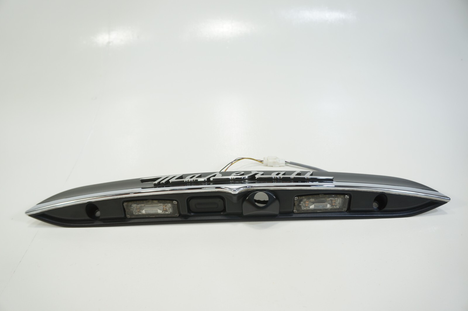 2014-2017 Maserati Ghibli M157 Trunk Deck Lid License Light Lamp Molding Cover