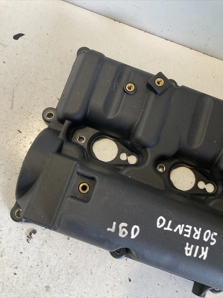 Kia Sorento Valve Rocker Cover Engine D4Cb 2.5 Crdi 170Hp 2009 - Image 2 of 4
