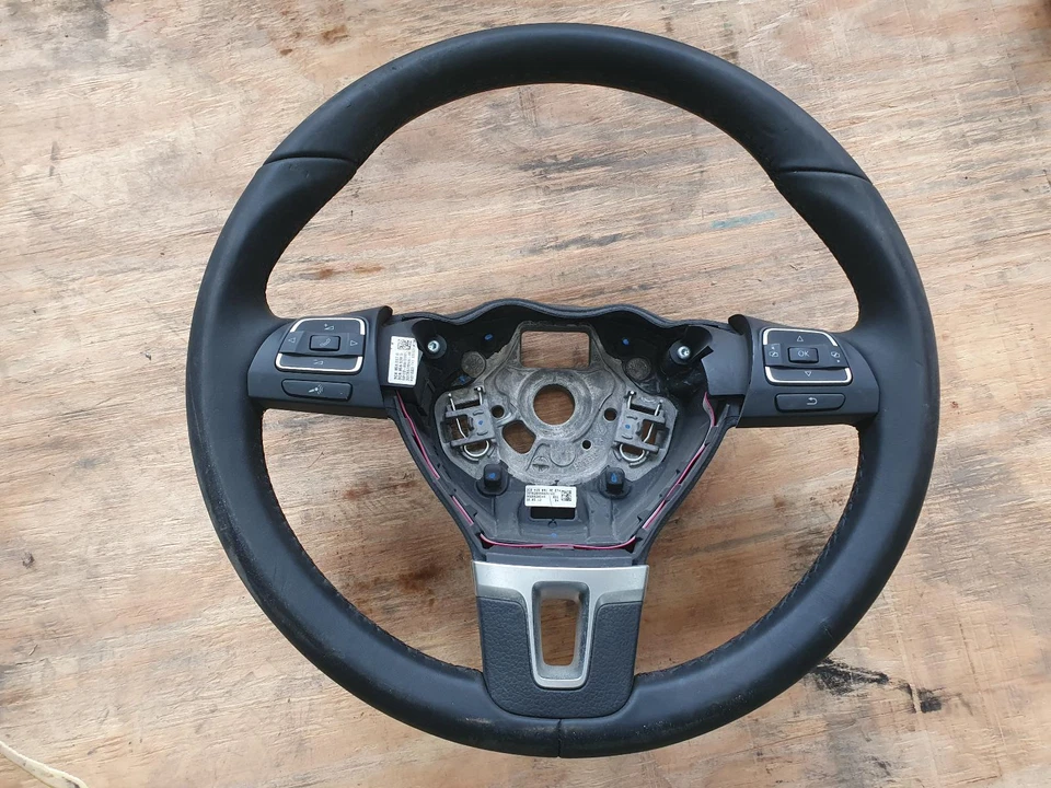 VOLKSWAGEN GOLF VOLANTE CUERO, ESTÁNDAR, TIPO CAMBIO SIN PALETA, GEN 6,  Foto 4 de 4