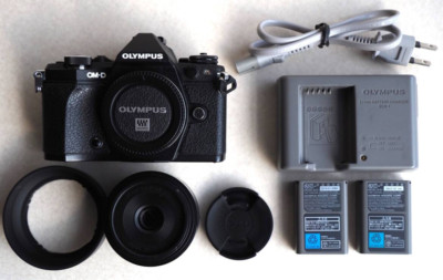 Olympus OM-D E-M5 Mark II 5033 shots with 2 batteries and sigma lens 30mm f 2.8