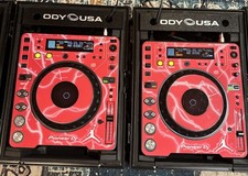Pair of 2 Pioneer CDJ-1000MK2 DJ Turntables - Set With Travel Case Rare Pattern