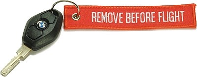 Schlüsselanhänger Remove Before Flight