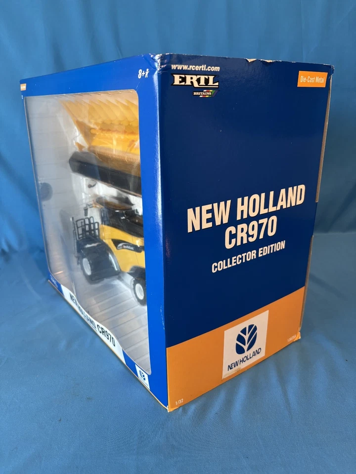 1/32 Ertl New Holland CR970 Combine "Collector Edition" #13625 released in 2003 - Image 4 of 4
