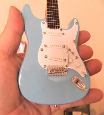 Fender Sonic Blue Stratocaster 1:4 Scale Replica Guitar ~Axe Heaven~