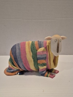 Enesco-EWE AND ME- GRANDMAS PRESENT  Figurine