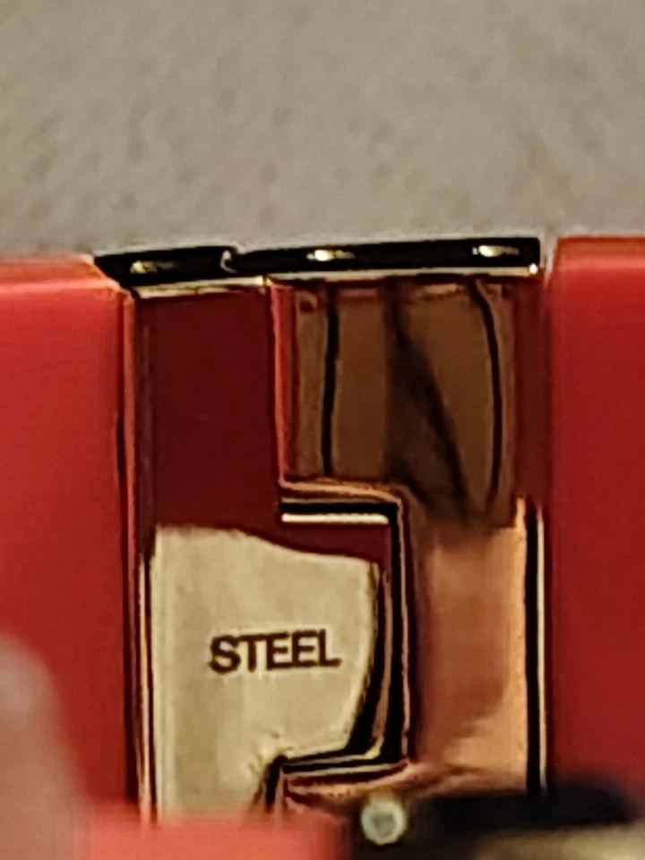 Brazalete Brazalete Fossil Coral Rosa Esmalte Tono Dorado Cierre de Bloqueo Acero Inoxidable Foto 4 de 4