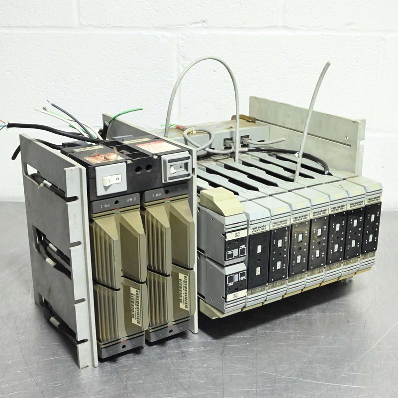Foxboro P461000000FF 8-Slot Chassis I/A Series DCS PLC W/ Input/Output Modules