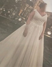 REDUZIERT! Schimmerndes Brautkleid (Saison 2024)