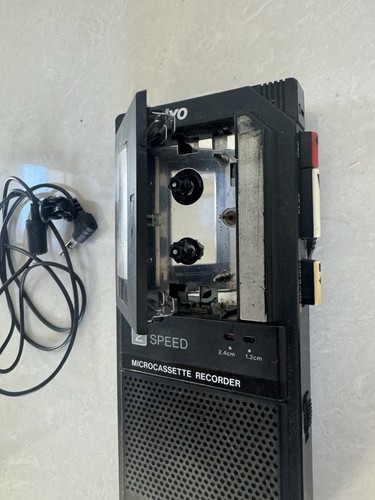 Sanyo Micro Cassette Tape Recorder M5440 Not tested No cassette - Picture 2 of 9