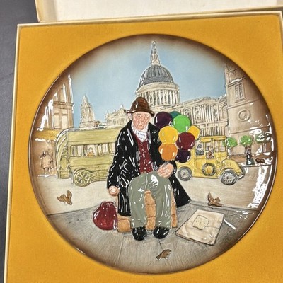 Royal Doulton Old Balloon Seller D6649 Hand Painted Ceramic Plate England