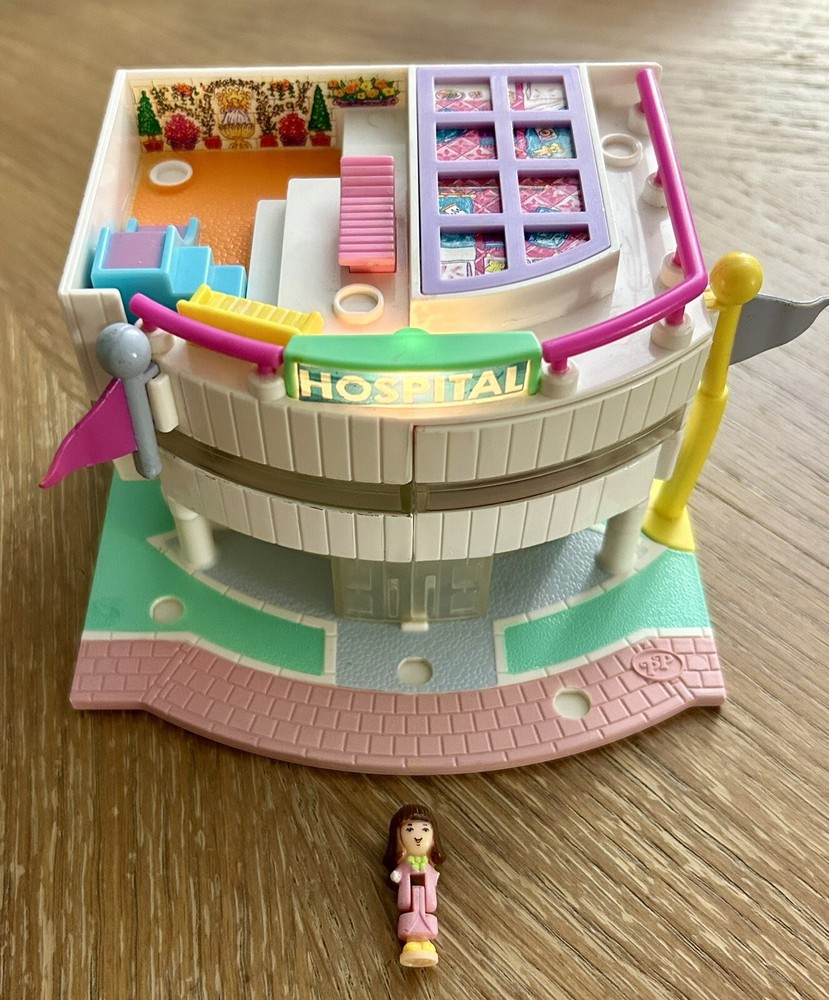 Vintage Polly Pocket Bluebird 1995 Children’s Hospital Lighted Playset one doll