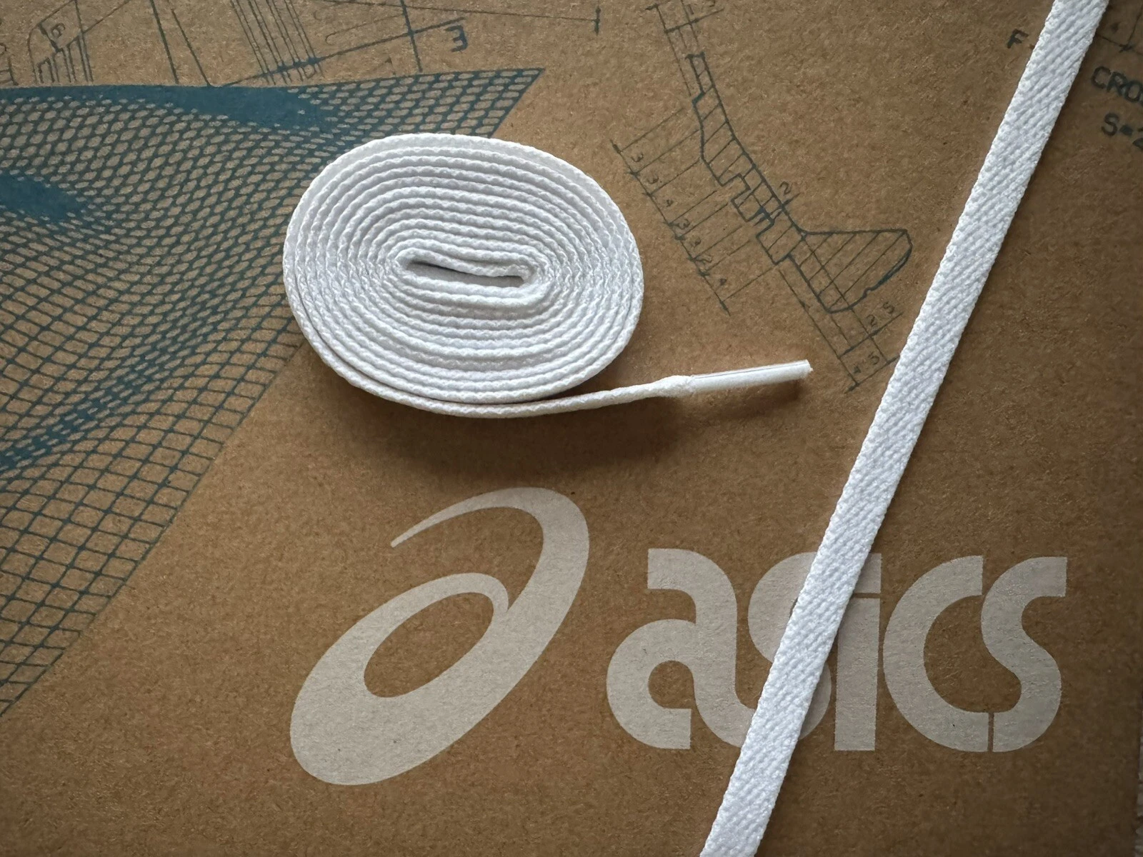 Lacci Asics Originali Tessuto Piatto Bianco Lunghezza 125cm Larghezza 8mm 100% Autentici