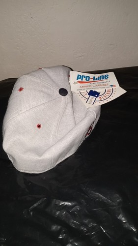 gray, red, and, black Boston Red Sox hat size 7 - Picture 4 of 5