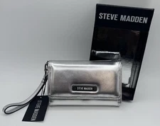 Steve Madden Bcellie Cellphone Wallet Silver Flap Wristlet new with tags