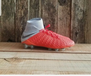 nike hypervenom phantom size 7